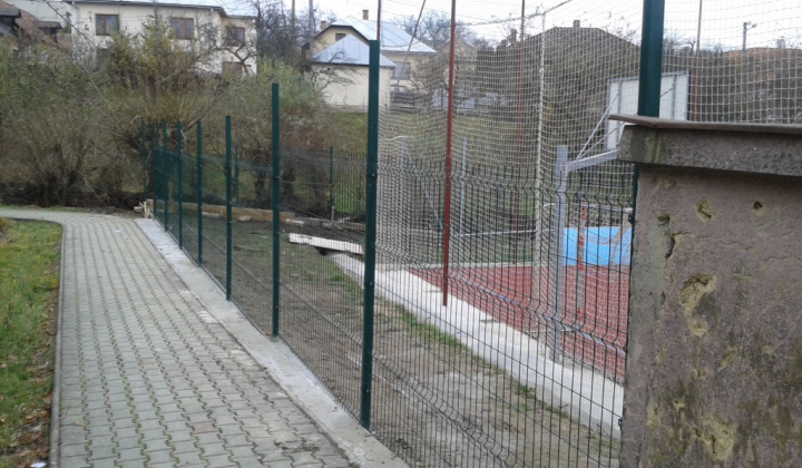 5. fotografia fotogalérie ZŠ - Výstavba nového oplotenia