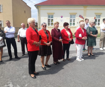 Stavanie mája v obci Nováčany 2024